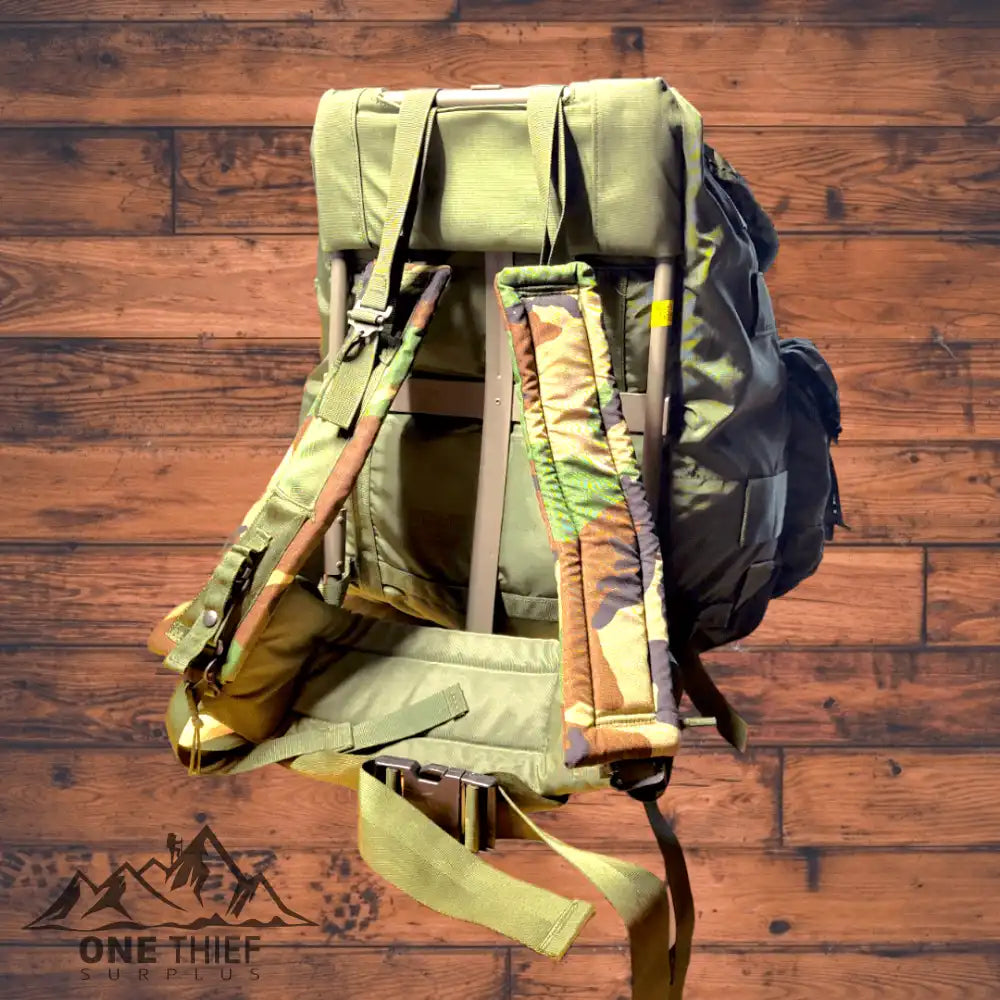 onethiefsurplus COMPLETE ALICE Large ruck VGC.
