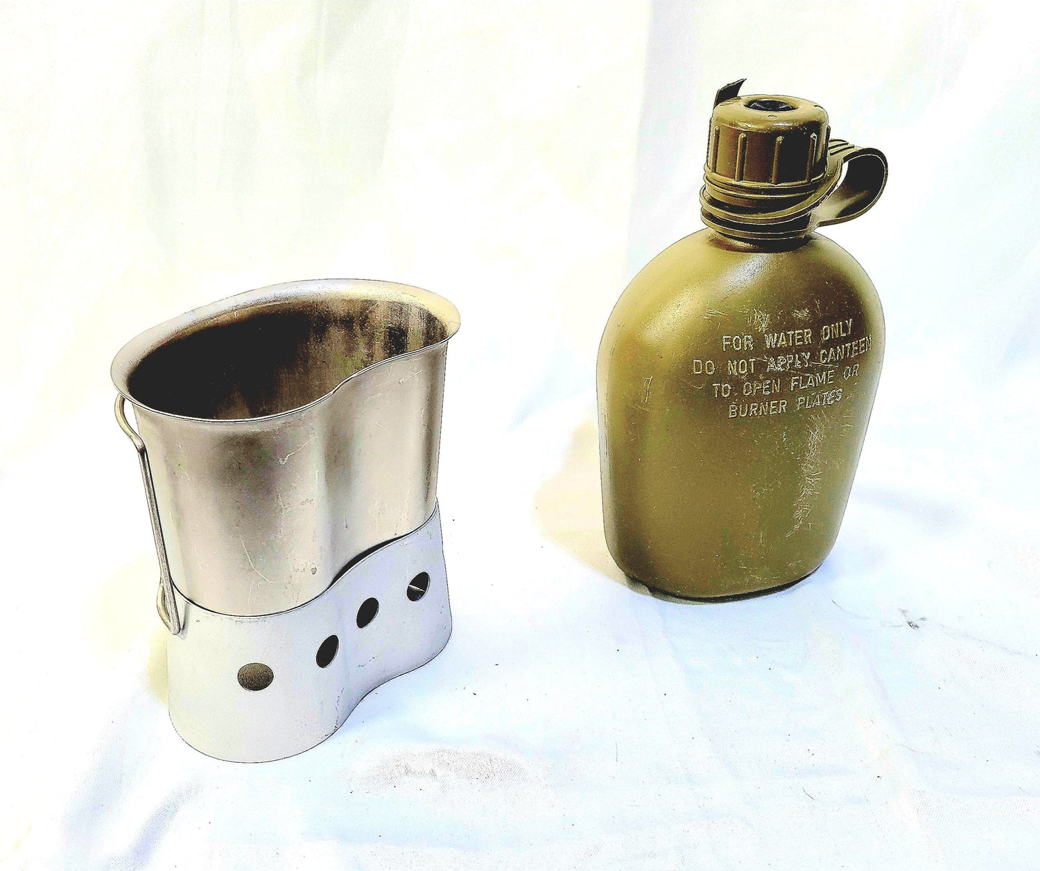 onethiefsurplus 1 Qt Canteen, Cup, & Canteen Cup stove/stand package.