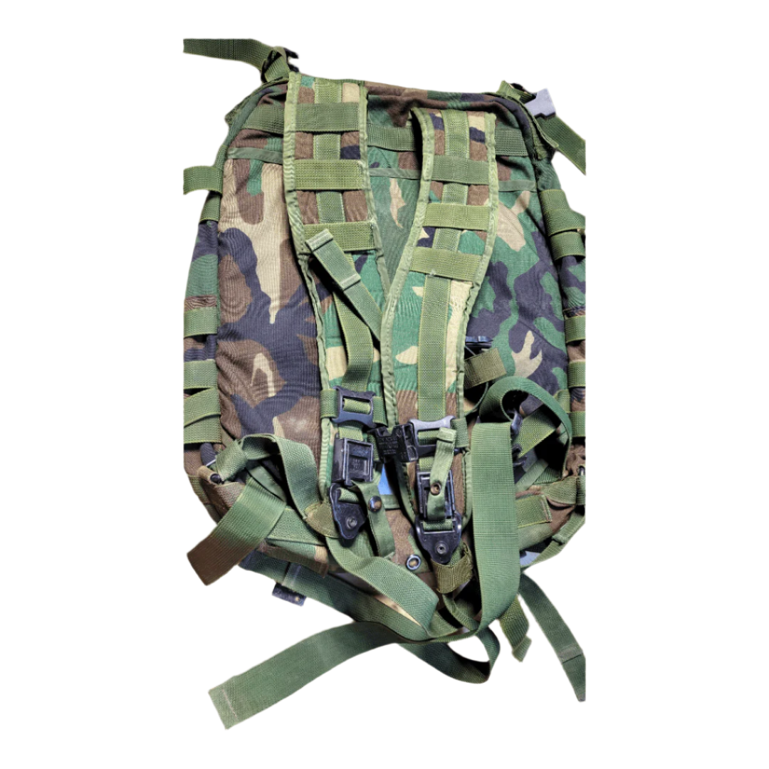 onethiefsurplus Camping & Hiking M81 Woodland MOLLE II Assault pack