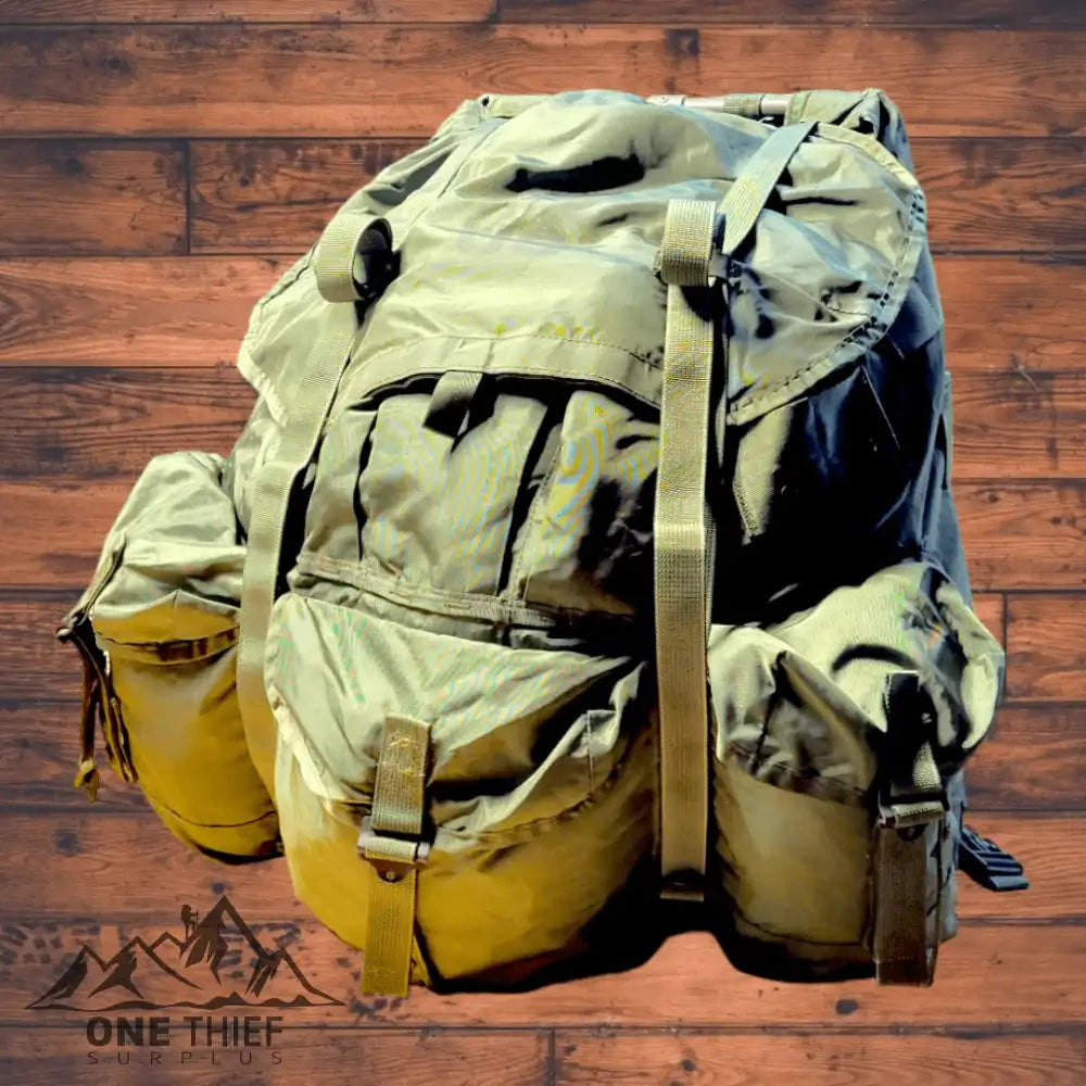COMPLETE ALICE Large ruck VGC. - onethiefsurplus