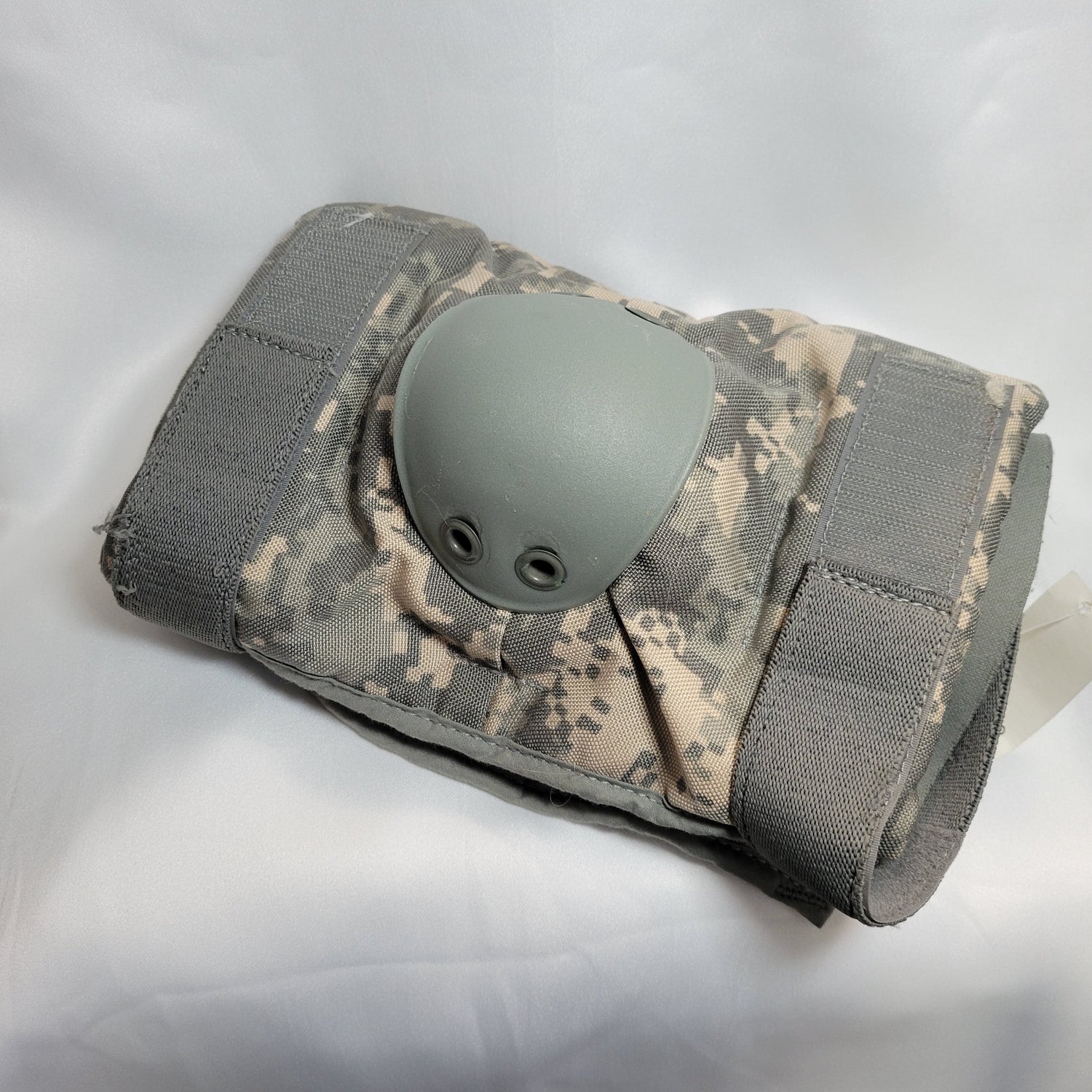 onethiefsurplus Camping & Hiking ACU knee & elbow pads