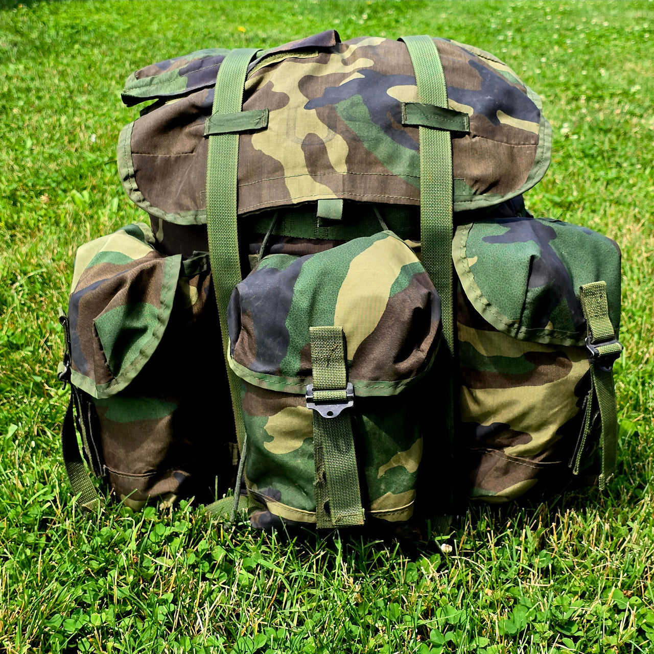 ALICE Medium Rucksack (Radio Pack) | onethiefsurplus