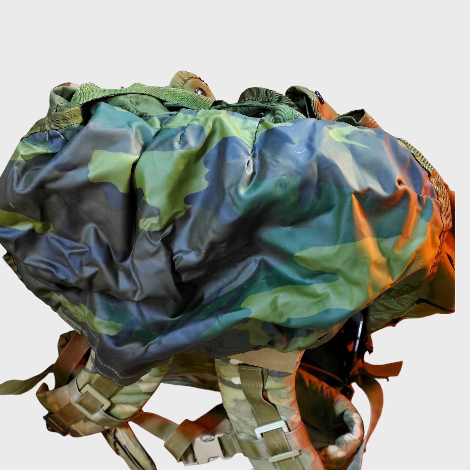 onethiefsurplus Modified ALICE Large Ruck W/ LBT straps.