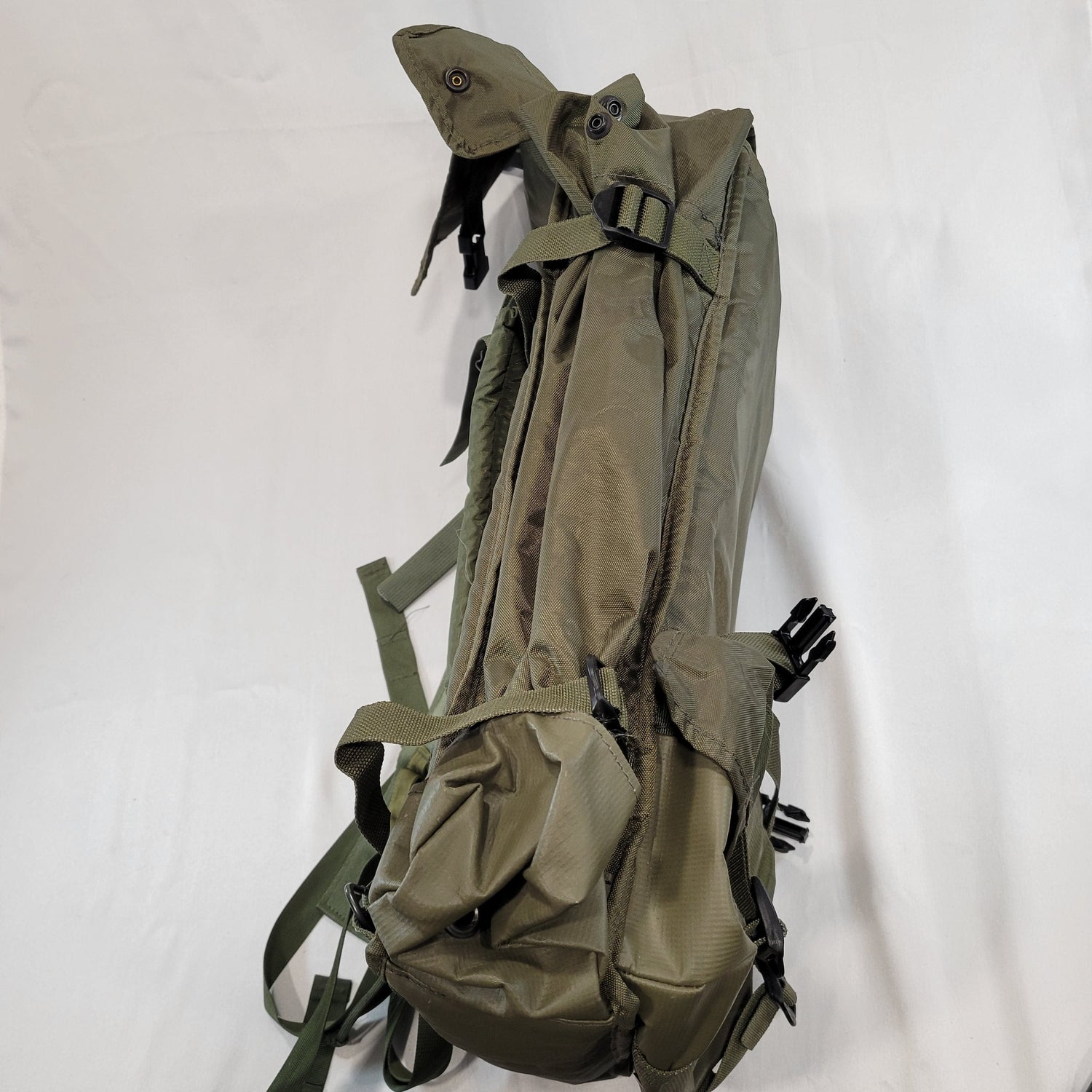 onethiefsurplus Sporting Goods PRC 150 Radio pack (ALICE based)