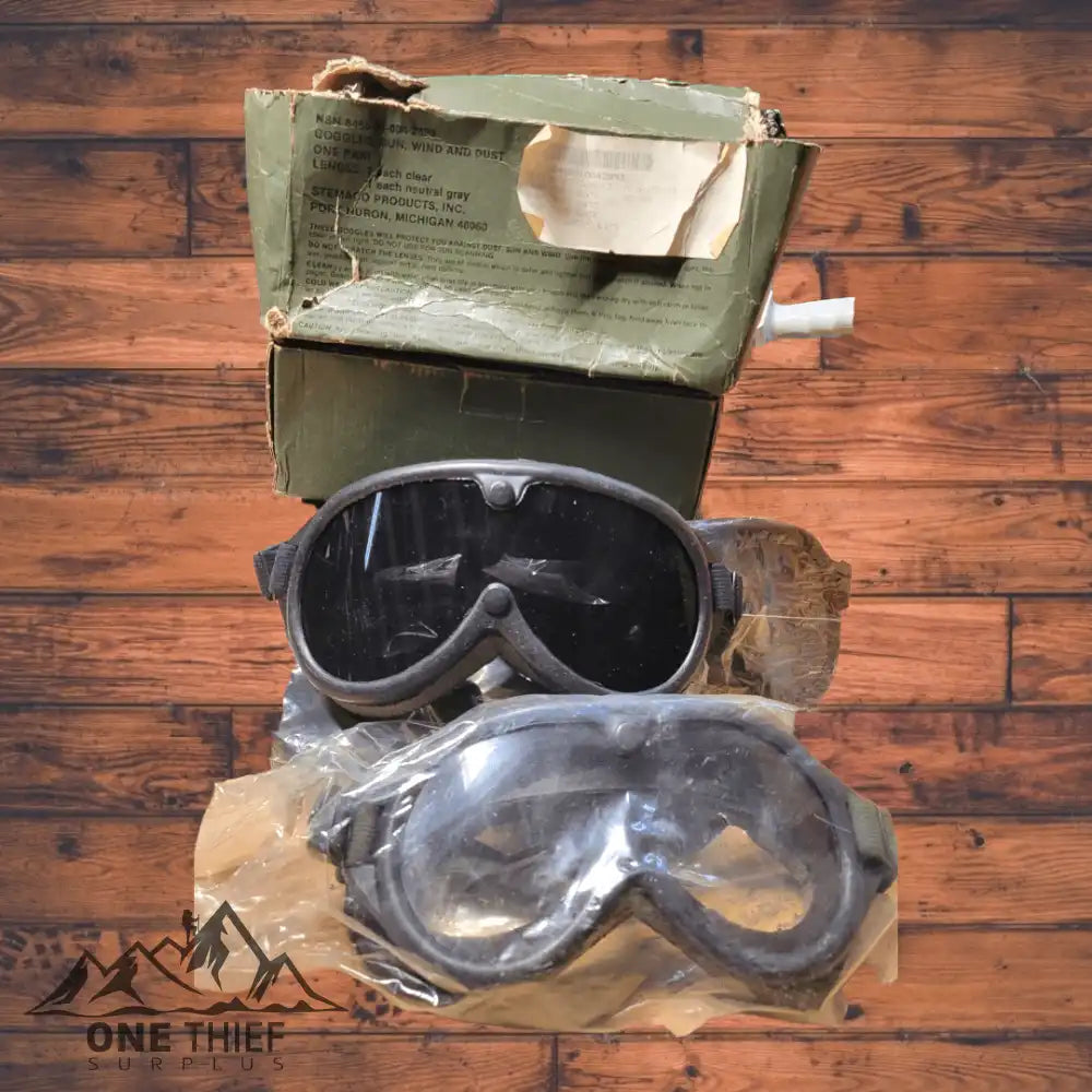 onethiefsurplus USGI Sun, Wind, & Dust goggles (New in package)